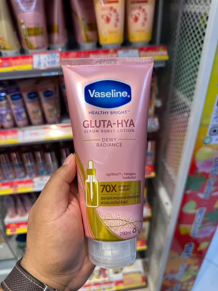 Vaseline Gluta Hya Dewy Radiance Serum in Lotion 290ml	